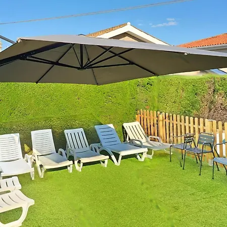 In With Outdoor Swimming Pool Holiday home *