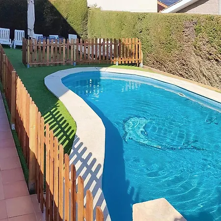 In With Outdoor Swimming Pool Holiday home Alella
